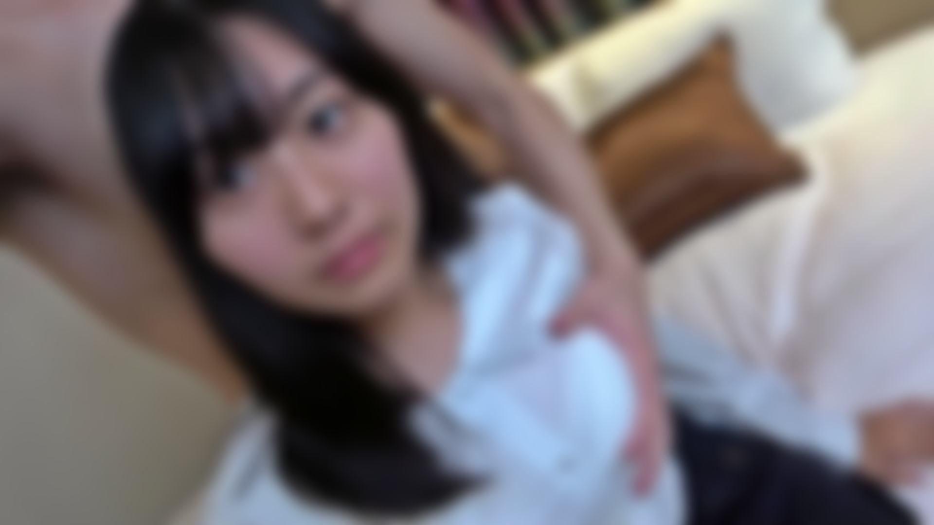 名牌私立小姐学校的学生。对压倒性透明感的女学生一边感到背德感和罪恶感一边马上暴发，连续大量中出。拜托了好几次才拍 海报